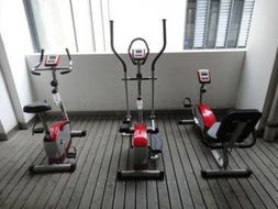 休閑健身廣場煥新顏 器械升級引領健康新風尚